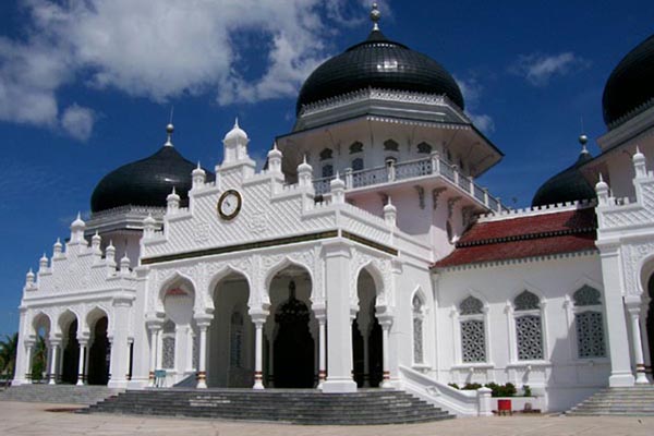  Mencari Predikat Kota Syariah