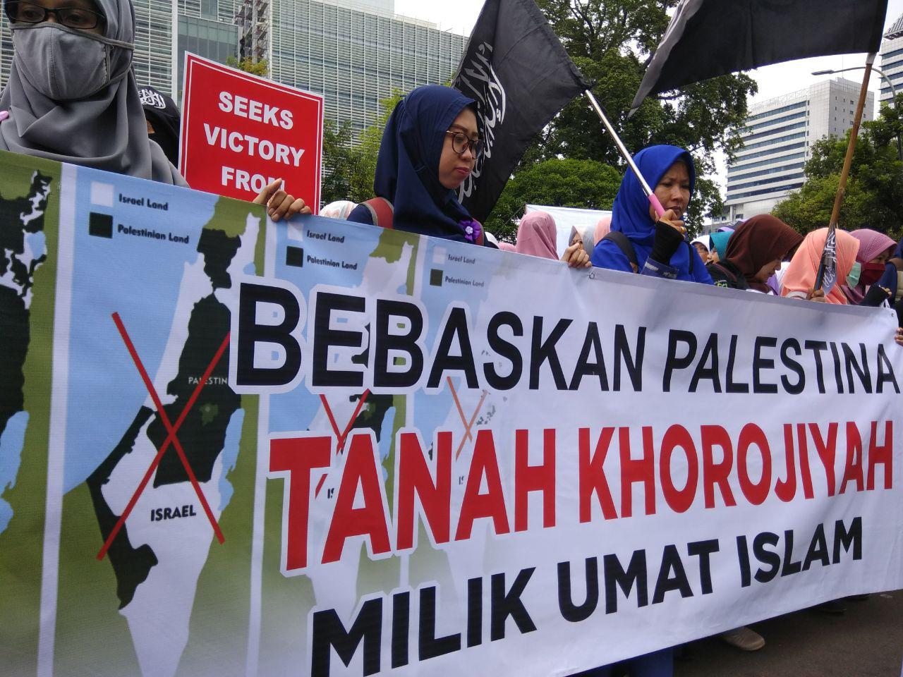  Seruan Jihad dan Khilafah Menggema di Depan Kedubes AS: Bebaskan Palestina