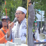 Guru Wahyudi saat berorasi